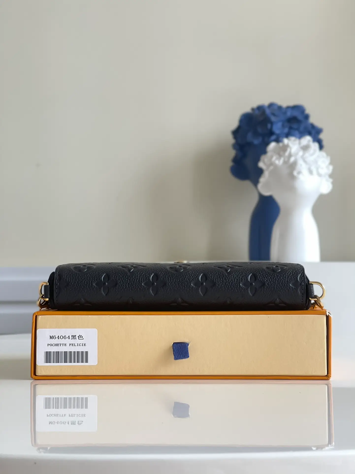 LOUIS VUITTON FÉLICIE POCHETTE BAG SUPPLE GRAINED COWHIDE LEATHER BLACK M64064_4 LOUIS VUITTON FELICIE POCHETTE BAG SUPPLE GRAINED COWHIDE LEATHER BLACK M64064 4