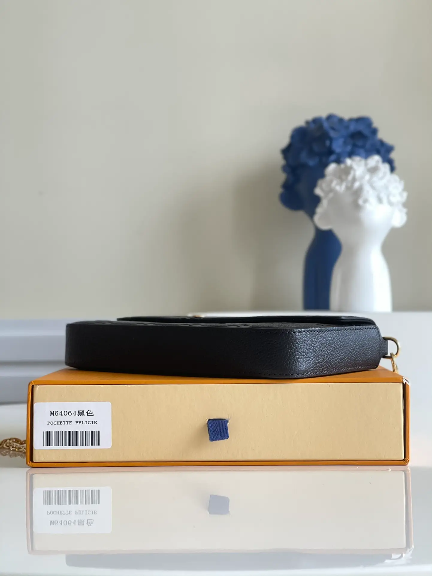 LOUIS VUITTON FÉLICIE POCHETTE BAG SUPPLE GRAINED COWHIDE LEATHER BLACK M64064_5 LOUIS VUITTON FELICIE POCHETTE BAG SUPPLE GRAINED COWHIDE LEATHER BLACK M64064 5
