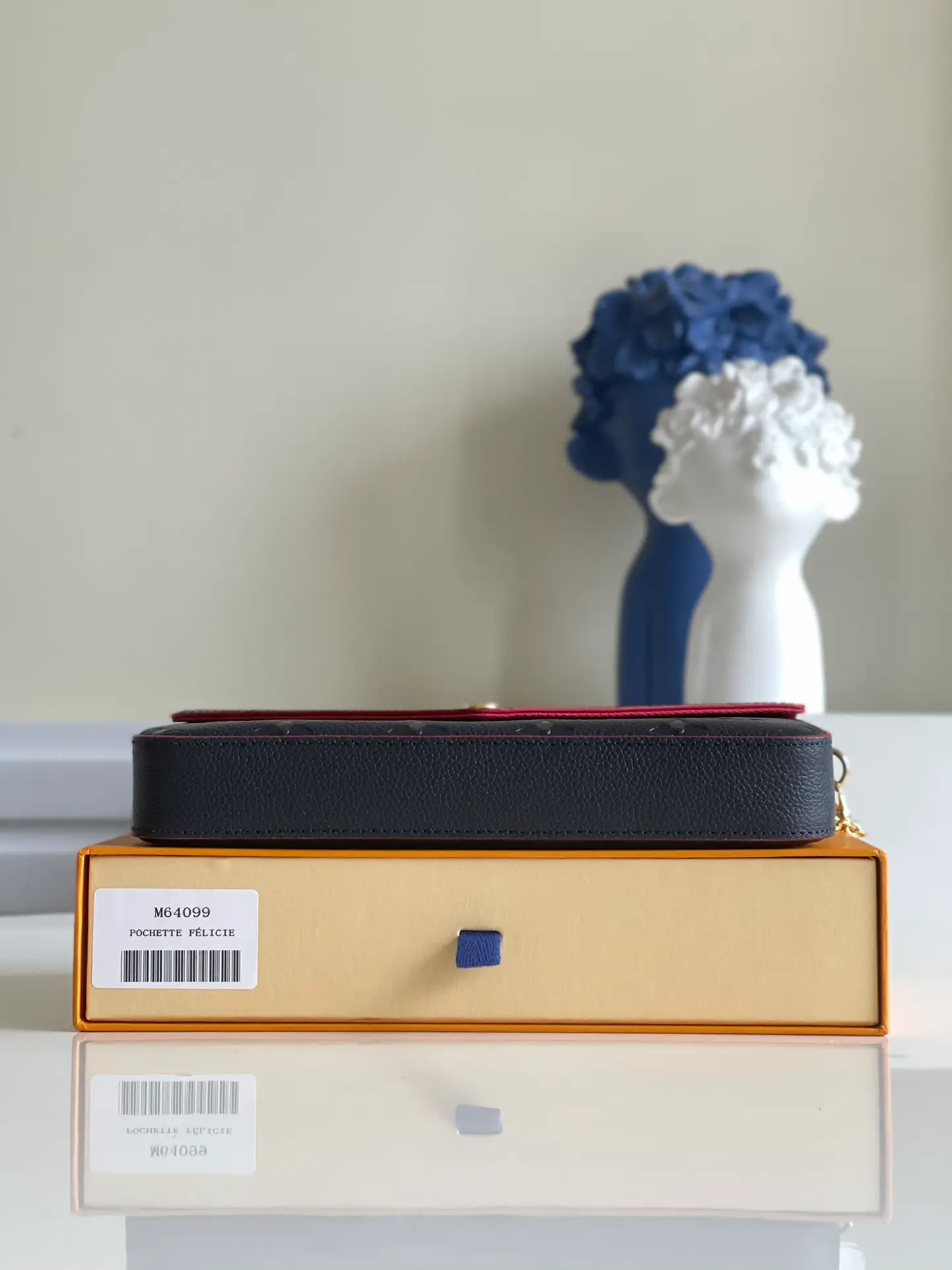 LOUIS VUITTON FÉLICIE POCHETTE BAG SUPPLE GRAINED COWHIDE LEATHER BLUE M64099_3 LOUIS VUITTON FELICIE POCHETTE BAG SUPPLE GRAINED COWHIDE LEATHER BLUE M64099 3