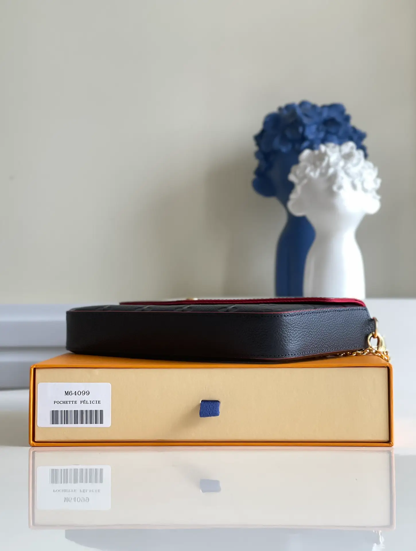LOUIS VUITTON FÉLICIE POCHETTE BAG SUPPLE GRAINED COWHIDE LEATHER BLUE M64099_4 LOUIS VUITTON FELICIE POCHETTE BAG SUPPLE GRAINED COWHIDE LEATHER BLUE M64099 4