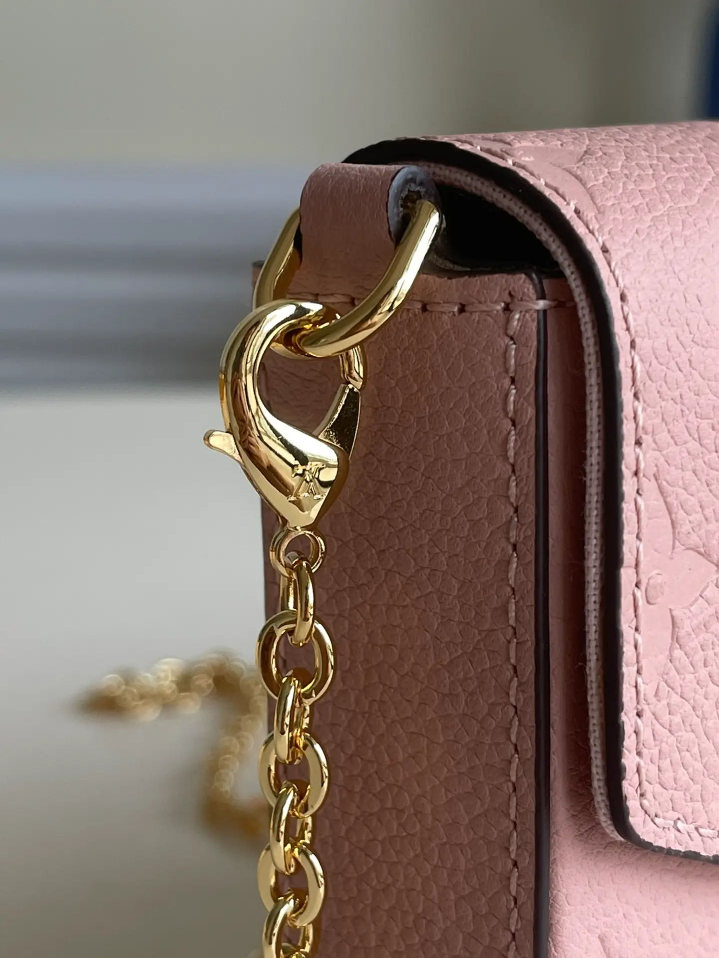LOUIS VUITTON FÉLICIE POCHETTE BAG SUPPLE GRAINED COWHIDE LEATHER PINK M67856_7 LOUIS VUITTON FELICIE POCHETTE BAG SUPPLE GRAINED COWHIDE LEATHER PINK M67856 7