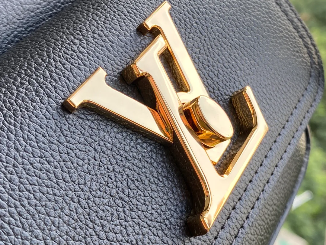 LOUIS VUITTON LOCKME BUCKET GRAINED CALF LEATHER BLACK M57687_6 LOUIS VUITTON LOCKME BUCKET GRAINED CALF LEATHER BLACK M57687 6