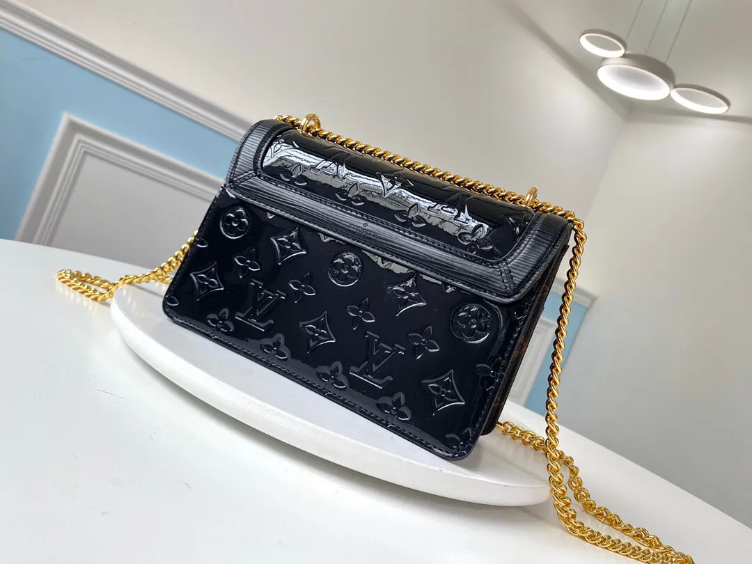 LOUIS VUITTON LV WYNWOOD CHAIN BAG MONOGRAM VERNIS COWHIDE BLACK M90516_3 LOUIS VUITTON LV WYNWOOD CHAIN BAG MONOGRAM VERNIS COWHIDE BLACK M90516 3