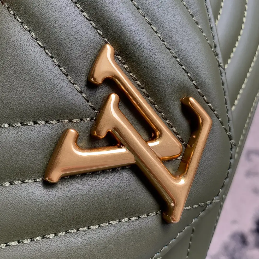 LOUIS VUITTON NEW WAVE MULTI-POCHETTE SMOOTH COWHIDE LEATHER KHAKI GREEN M56471_7 LOUIS VUITTON NEW WAVE MULTI POCHETTE SMOOTH COWHIDE LEATHER KHAKI GREEN M56471 7