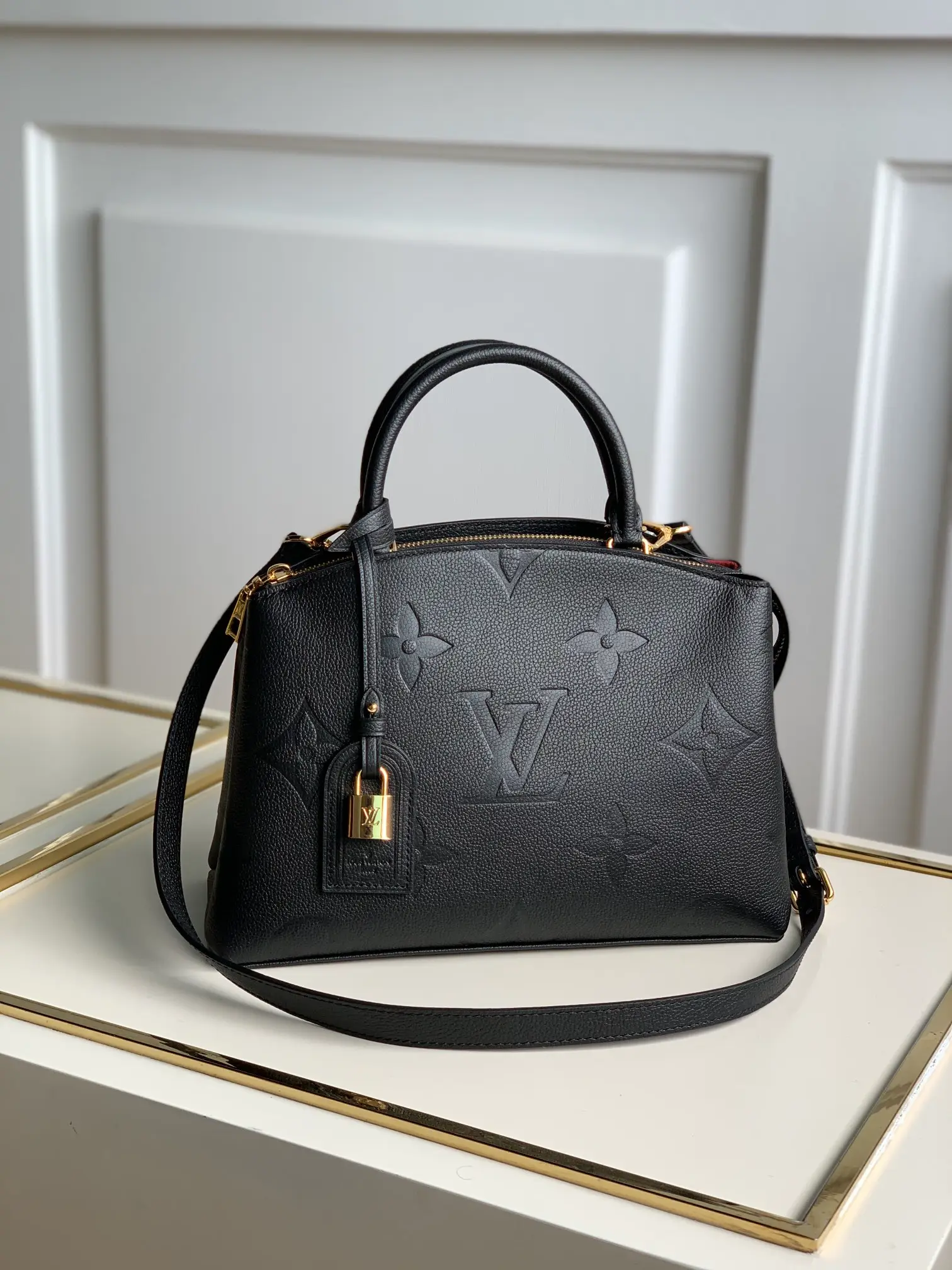 LOUIS VUITTON PETIT PALAIS HANDBAG GRAINED COWHIDE LEATHER BLACK M58916_1 LOUIS VUITTON PETIT PALAIS HANDBAG GRAINED COWHIDE LEATHER BLACK M58916 1